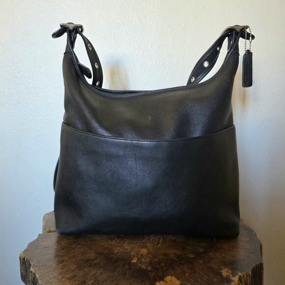 COACH Vintage Legacy Hobo Black Leather Shoulder Bag Authenticated 9148 - Picture 13 of 16